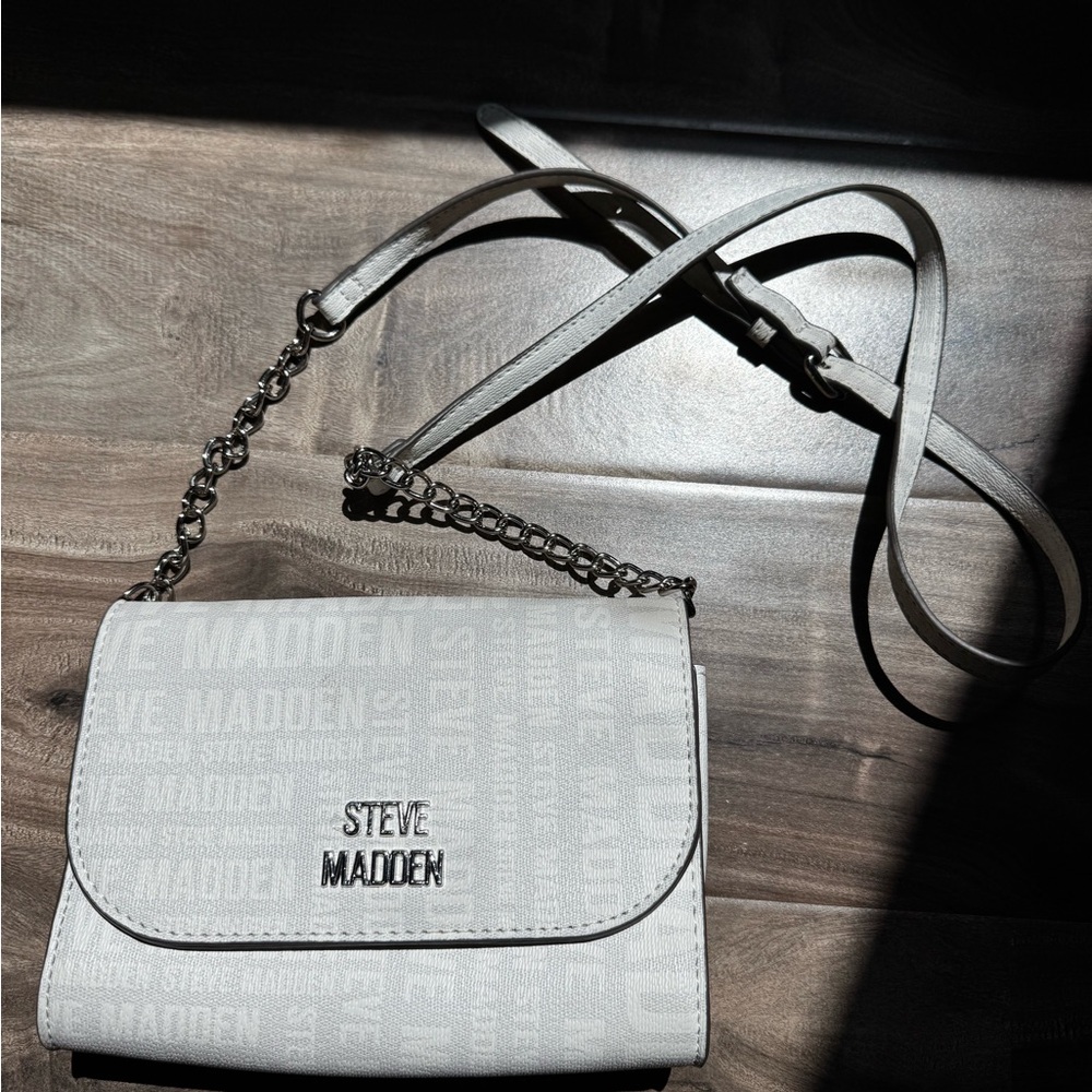 Steve Madden White Crossbody Bag with Chain Strap🤍